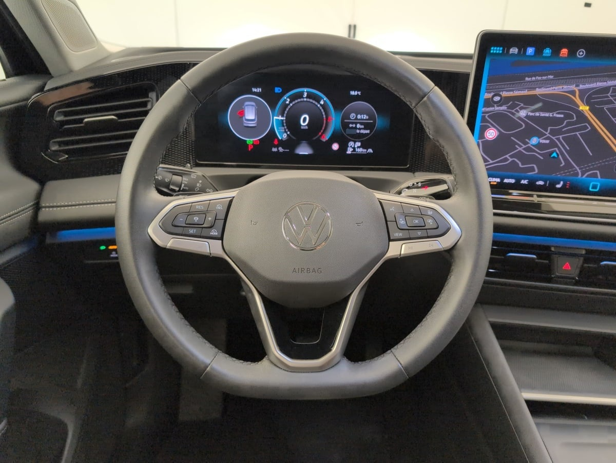 Volkswagen Tiguan — photo 14