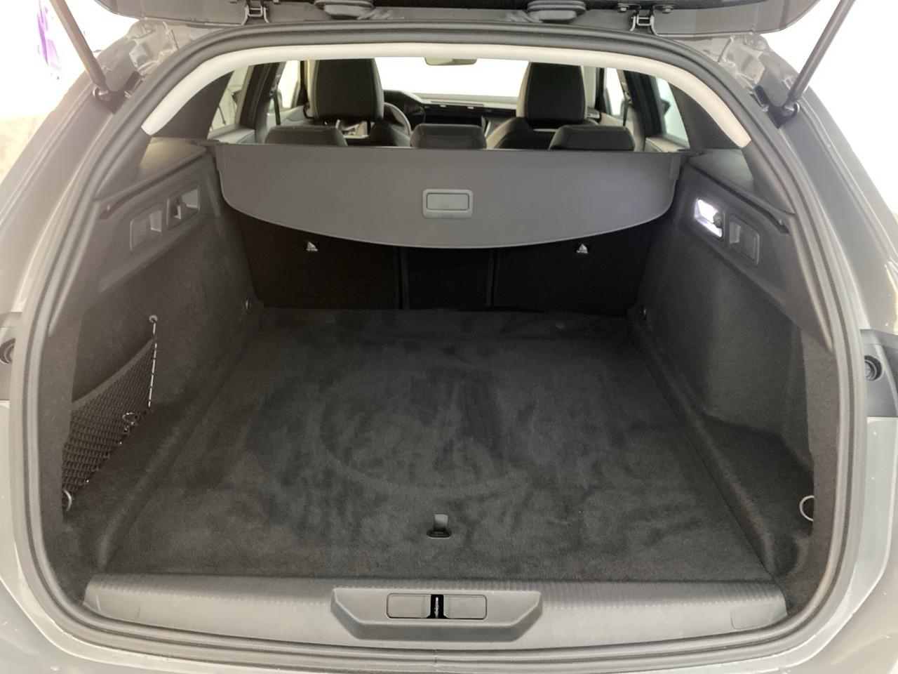 Peugeot 308 sw hybrid 145 e-dcs6 allure — photo 6