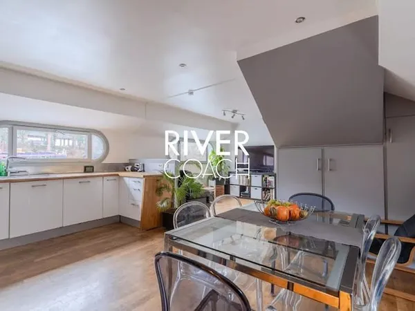 Péniche 155 m²
