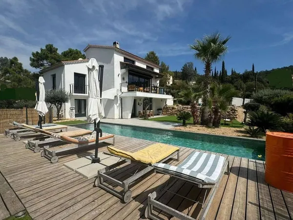 Villa 7 pièces 205 m²