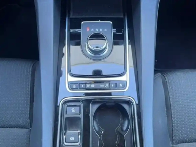 Jaguar F-Pace 2.0 d - 180 ch 2wd bva8 — photo 20