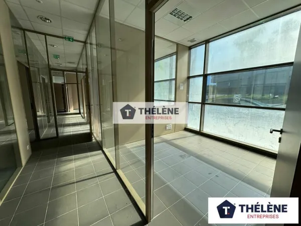 Local commercial 224 m²