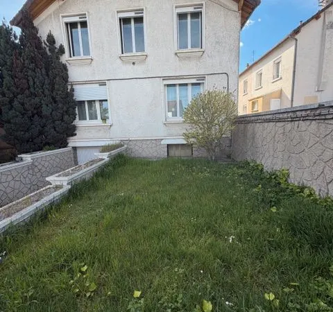 Appartement F2 avec jardin