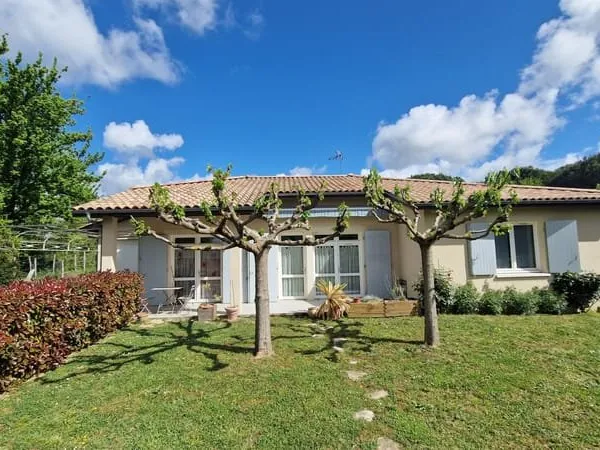 St-Macaire - Maison de plain-pied - 3 chambres - garage - jardin