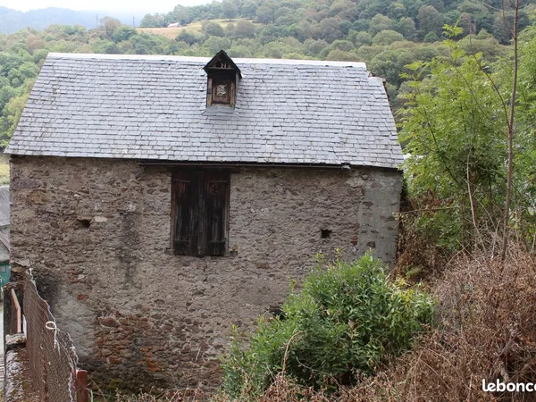 Petite grange en pierre avec terrain de 513 m² - Camous (65) - Fort potentiel