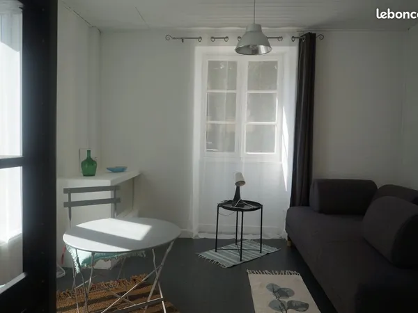 Angers centre ville petit pavillon