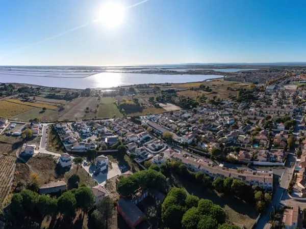 Terrain 305 m²