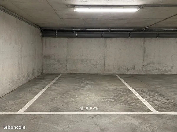 Place de parking souterrain - Marseille Timone