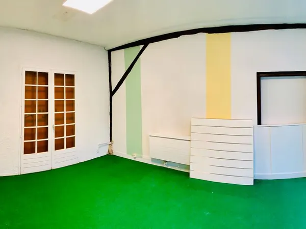 Local commercial 70 m² - Centre-ville de Limoges - 3 bureaux, vitrine, possibilité garage