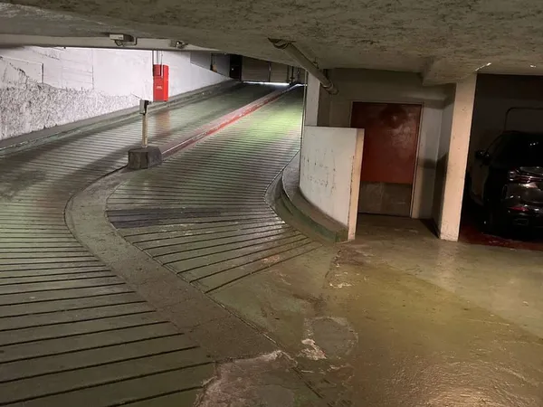 Parking 14 m²