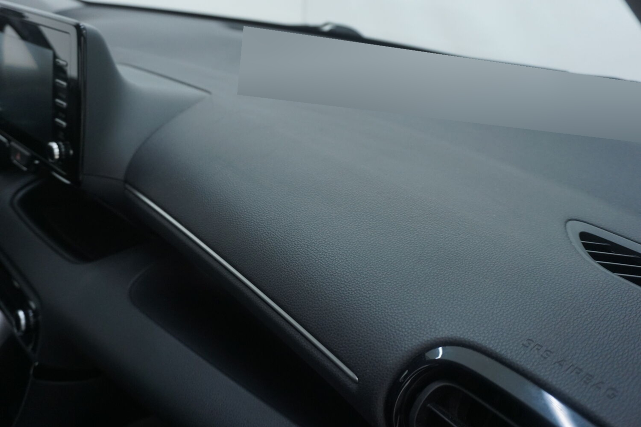 Toyota Yaris 4 — photo 24