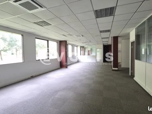 Bureau 632 m²