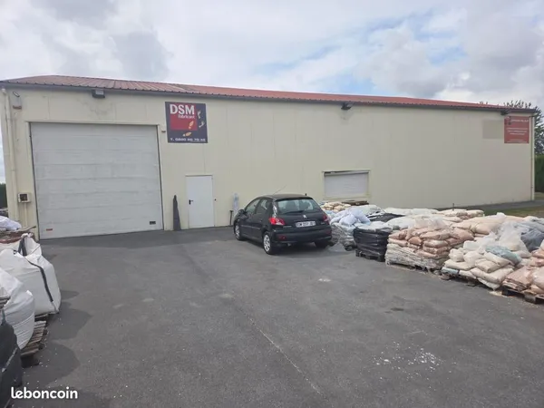 Entrepôt 520 m² sur 2000 m² clos