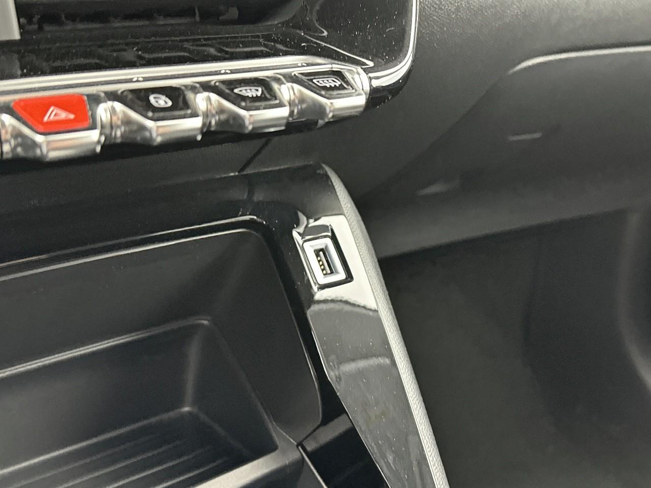 Peugeot 208 puretech 100 s&s eat8 style — photo 26