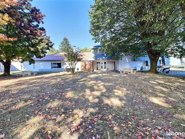 Local 960 m² PAU