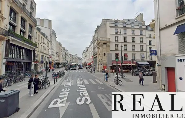Local commercial 240 m²