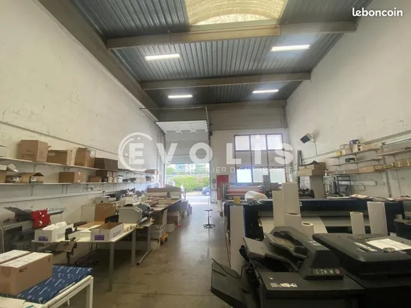 Local d'activité 316 m²