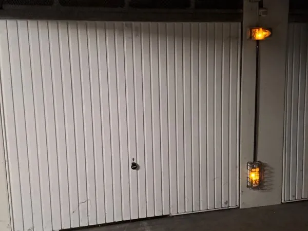 Loue garage fermé