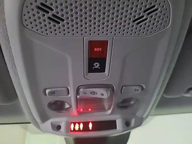 Peugeot 208 hybrid 100 e-dcs6 — photo 28