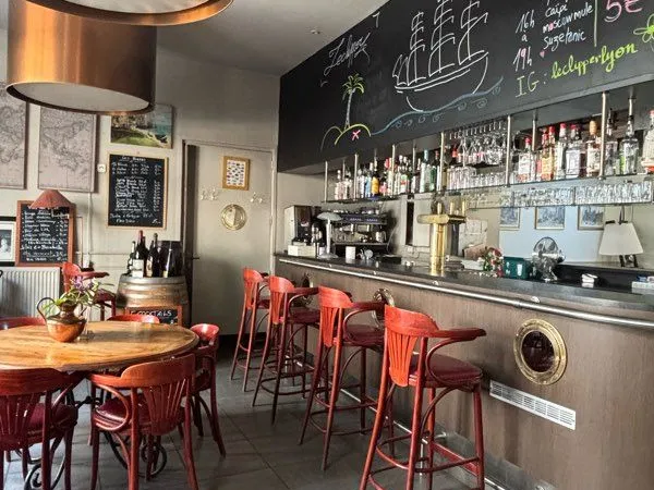 À vendre - Fonds de commerce bar restaurant licence 4