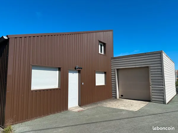 Local d'activité, entrepôt et bureaux