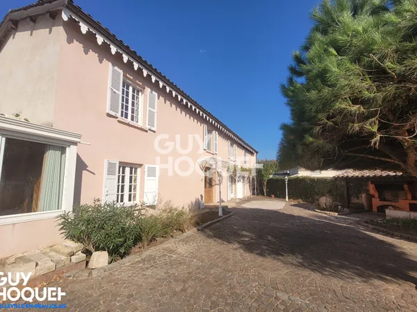 Maison Taponas, 5 pièces 250 m², grand garage, dépendances