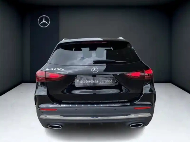 Mercedes Gla 250 e hybrid eq edition 140 — photo 4