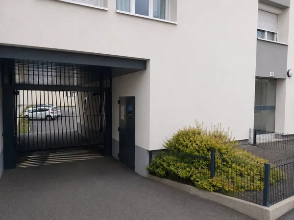 Loue parking extérieur - 10m²