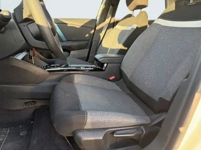 Citroën C4 e- 136 ch automatique — photo 11