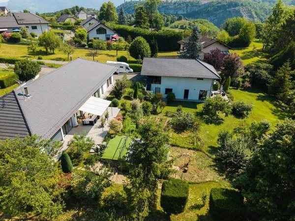 Maison 6 pièces 260 m²