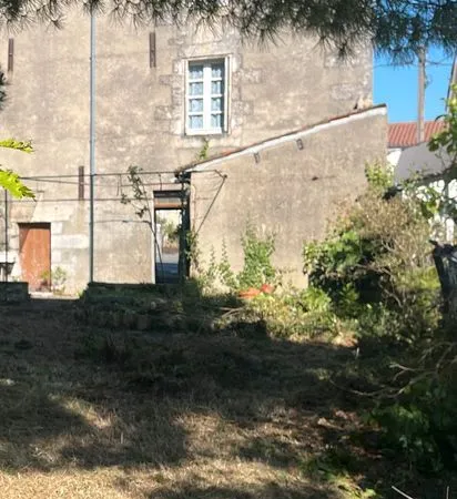 Maison de ville de 115m2 a renover gond pontouvre