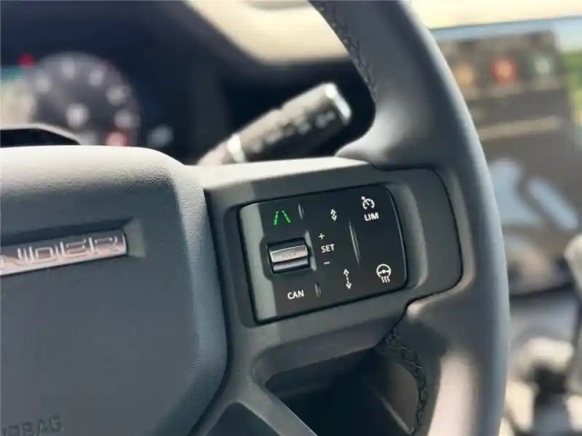 Land Rover Defender 110 phev — photo 50