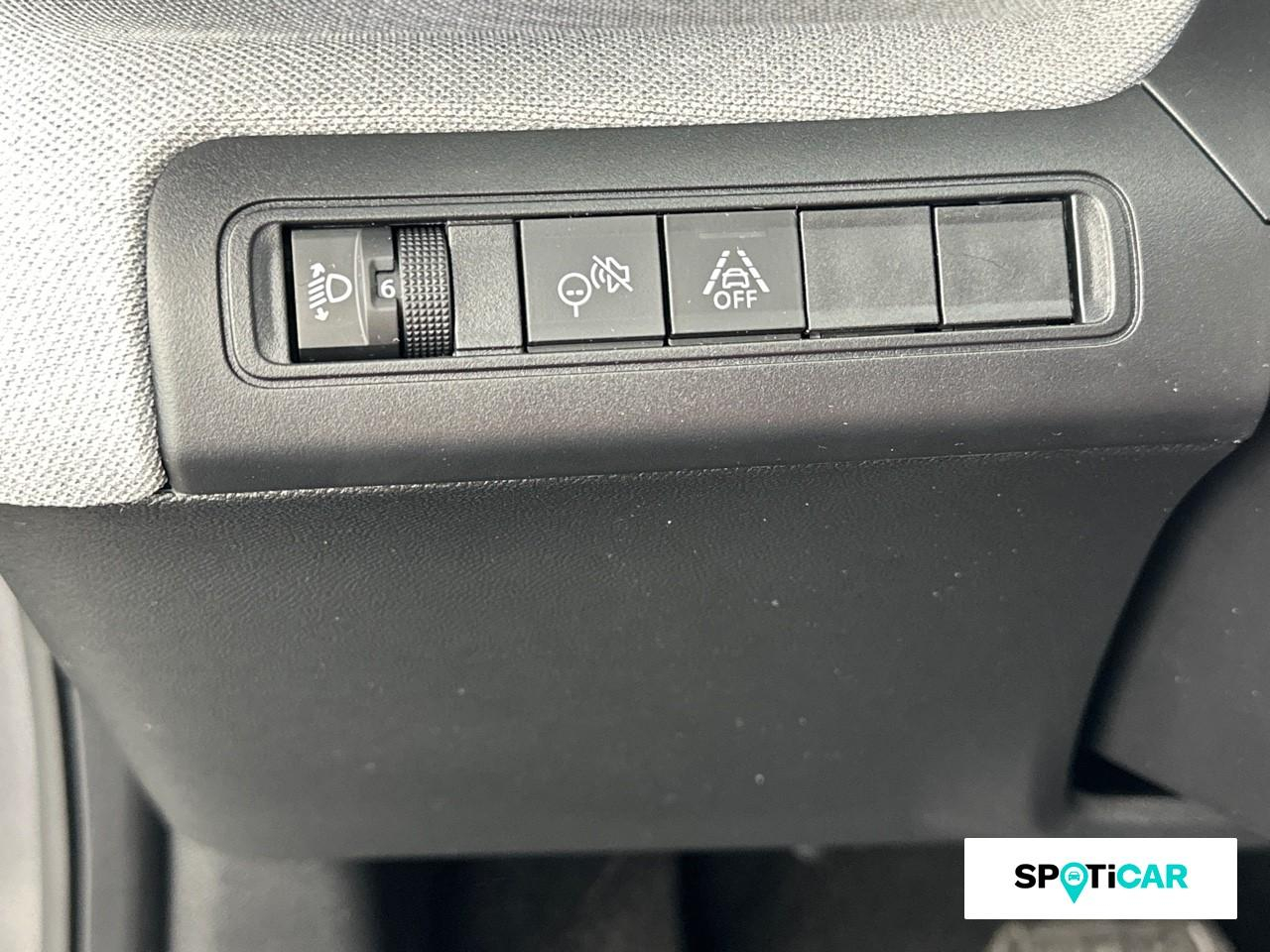 Citroën C3 Aircross 1.2 hybride 145ch plus e-dcs6 — photo 17