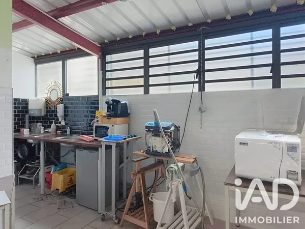 Local commercial 1 pièce 71 m²