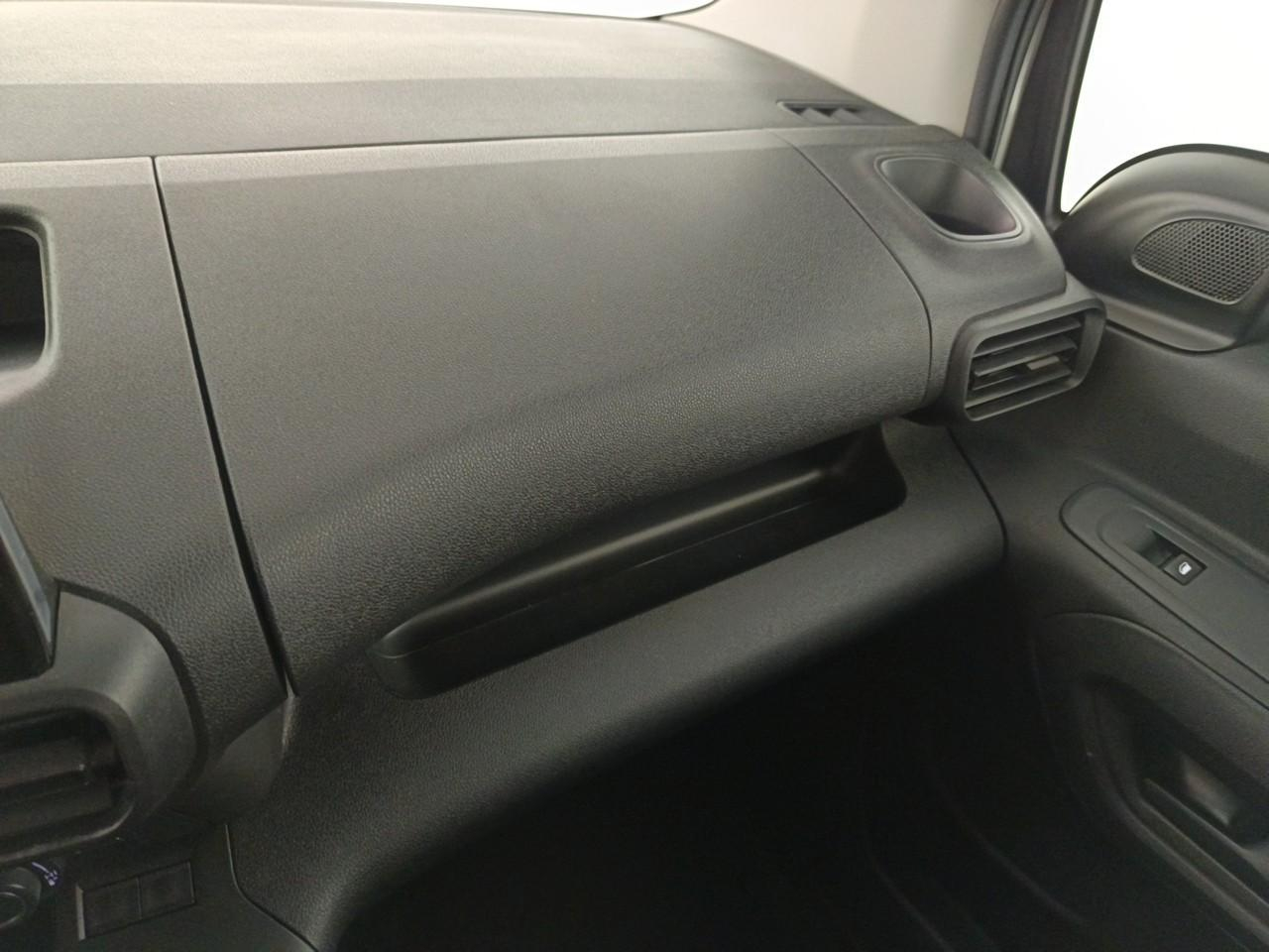 Peugeot Partner fourgon standard 650 kg bluehdi 100 s&s bvm6 premi — photo 25