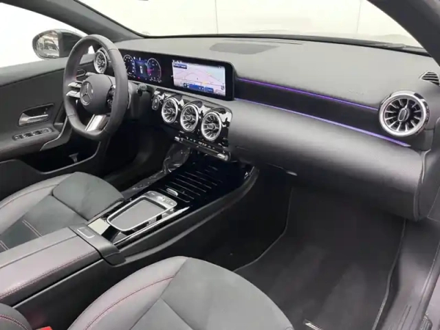 Mercedes Classe A 200 d amg line — photo 19