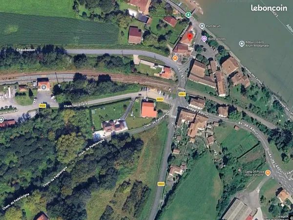 Terrain 425 m² Urt