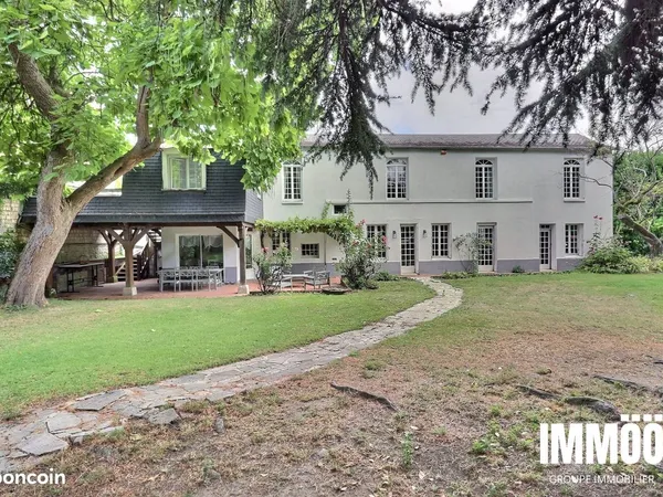 Propriété 10 pièces 225 m²