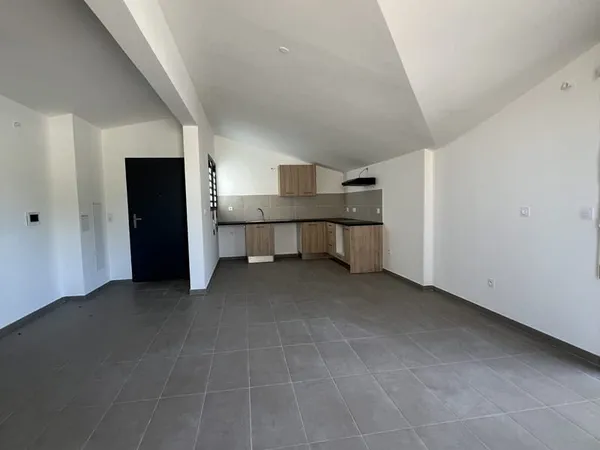 À LOUER - T2 NEUF AVEC VUE MER ET 21 m² DE BALCONS, HYPER CENT