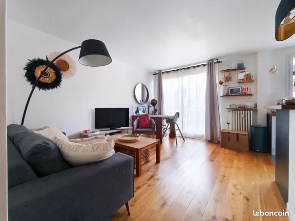 Appartement au calme, 54m² hyper-centre avec parking et cave