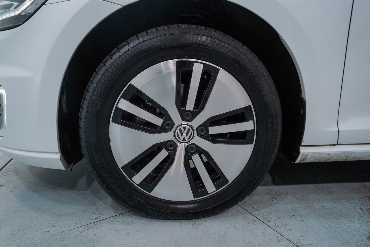 Volkswagen Golf 7 — photo 10