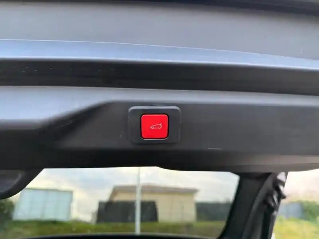 Peugeot 3008 hybrid 136 e-dcs6 gt — photo 16