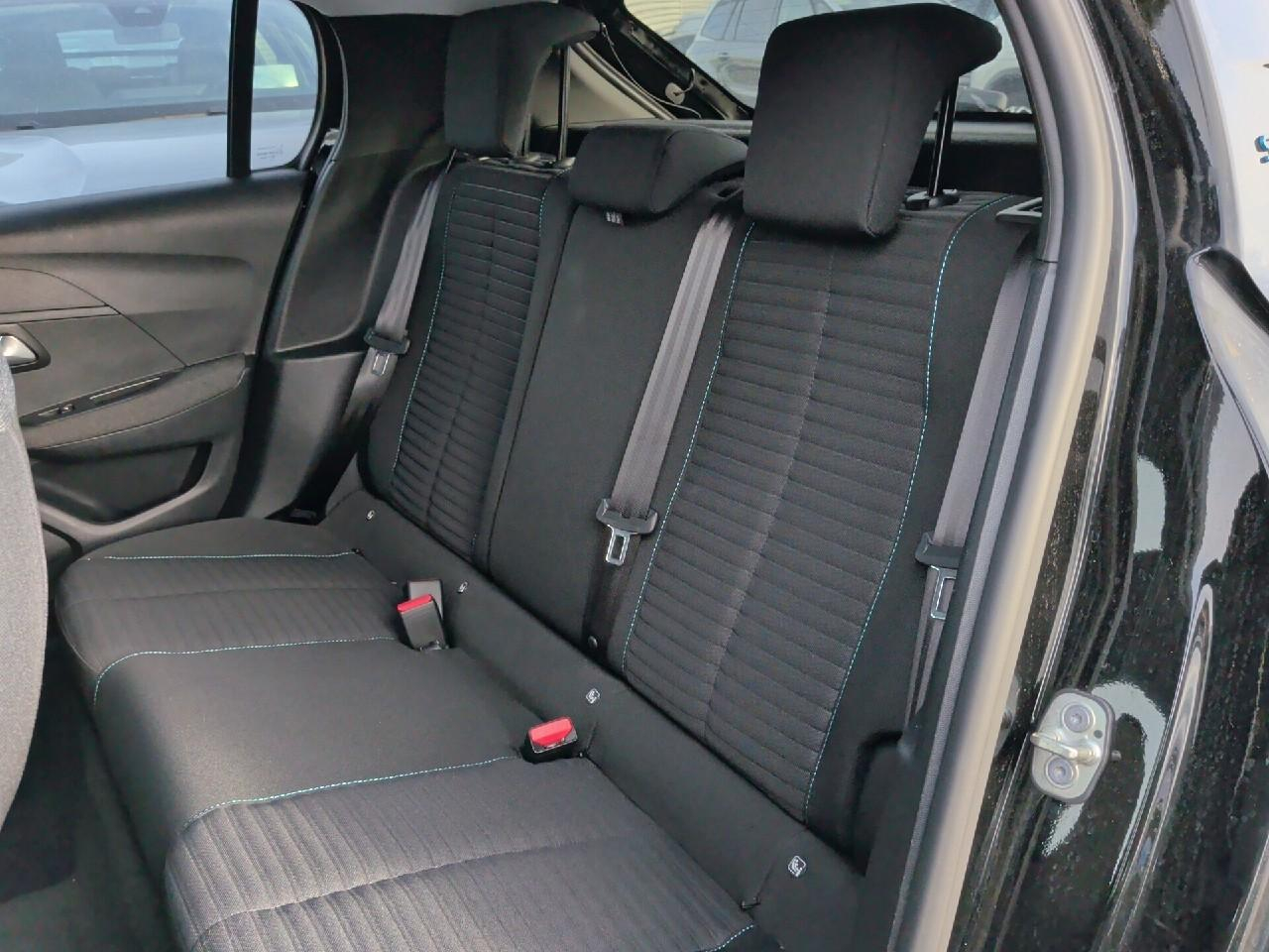 Peugeot 208 electrique 50 kwh 136ch style — photo 18