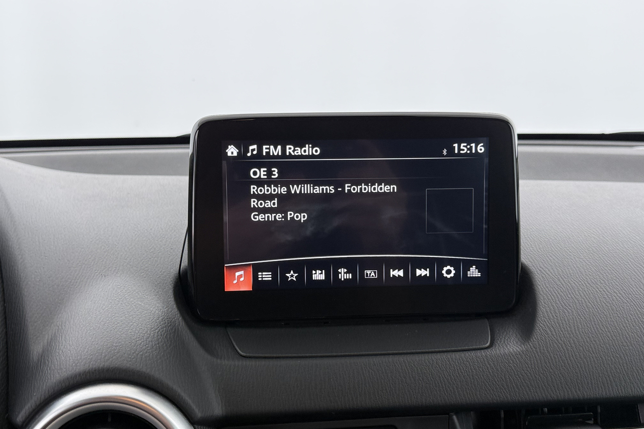 Mazda Mazda 2 — photo 17