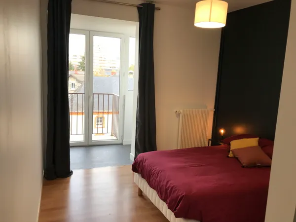 Propose colocation appartement 80m² Laval - Chambre avec sdb privée