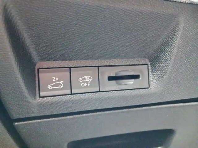 Peugeot 3008 hybrid 145 e-dcs6 — photo 22