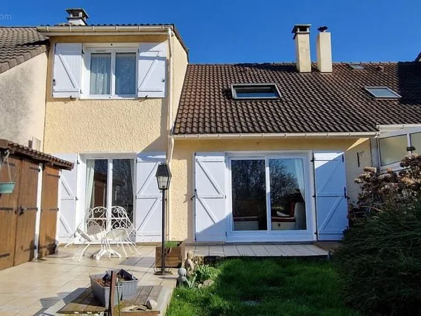 Marly-la-ville - charmante maison de 109 m2 avec trois chambres.