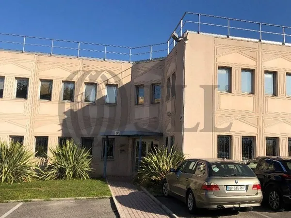 Bureau 899 m²