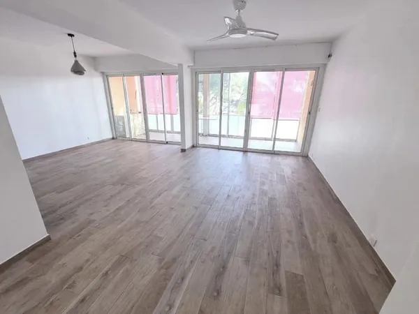 70 m2 de standing / 2 chambres / mer & port, plage à 2 minut
