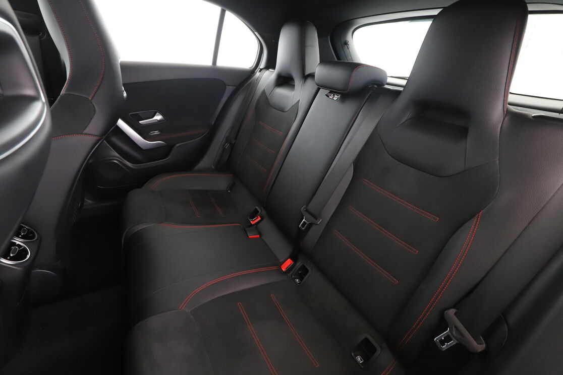 Mercedes-Benz Classe A 180 AMG Line 7G-DCT — photo 13